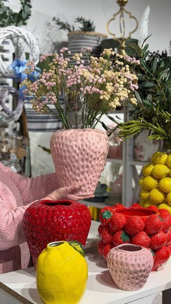 998-002 Ceramic vase Strawberry 21*21*26cm, color - pale pink