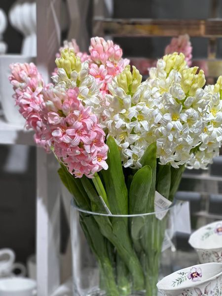 124 Hyacinth White