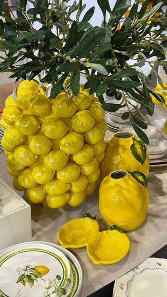457-337 Lemon porcelain vase D26*43 cm