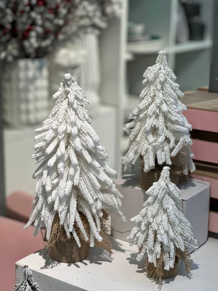 122-179 Decorative Christmas tree covered in snow in a jute bag, 12*12*20 cm, white color